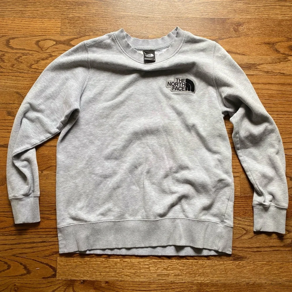 The North Face Women’s Gray Logo Crewneck Sweatshirt Medium FA20 - Picture 4 of 10